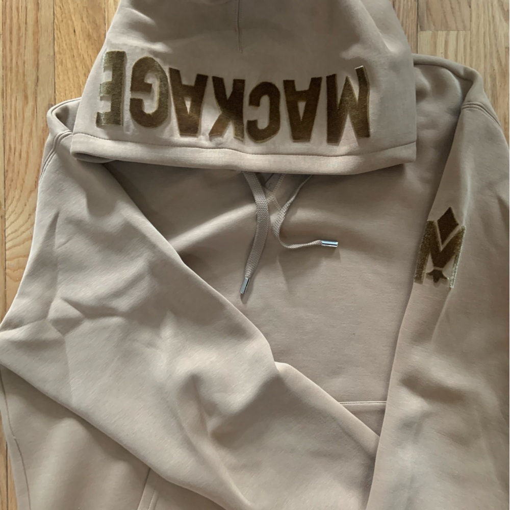 Macakge Krys Camel colour hoodie
